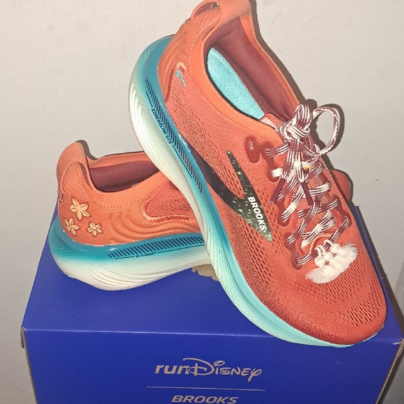 Brooks Shoes - NEW, Brooks, Adrenaline GTS 25, RunDisney, Moana, Size 9.5 Medium (B) Limited Ed